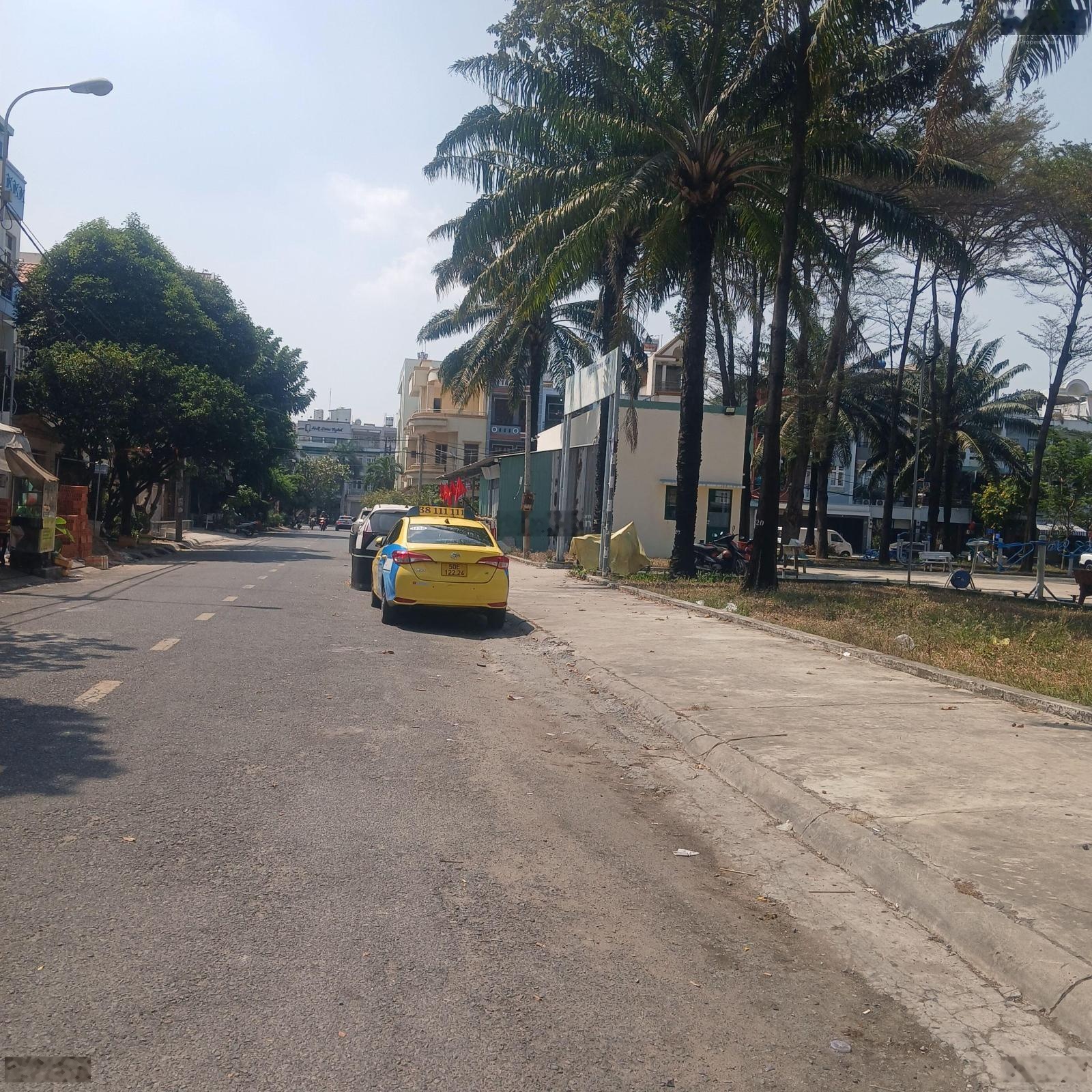 12 tỷ 900 thương lượng, nhà 4 tầng mặt tiền kinh doanh, diện tích : 4 x 20