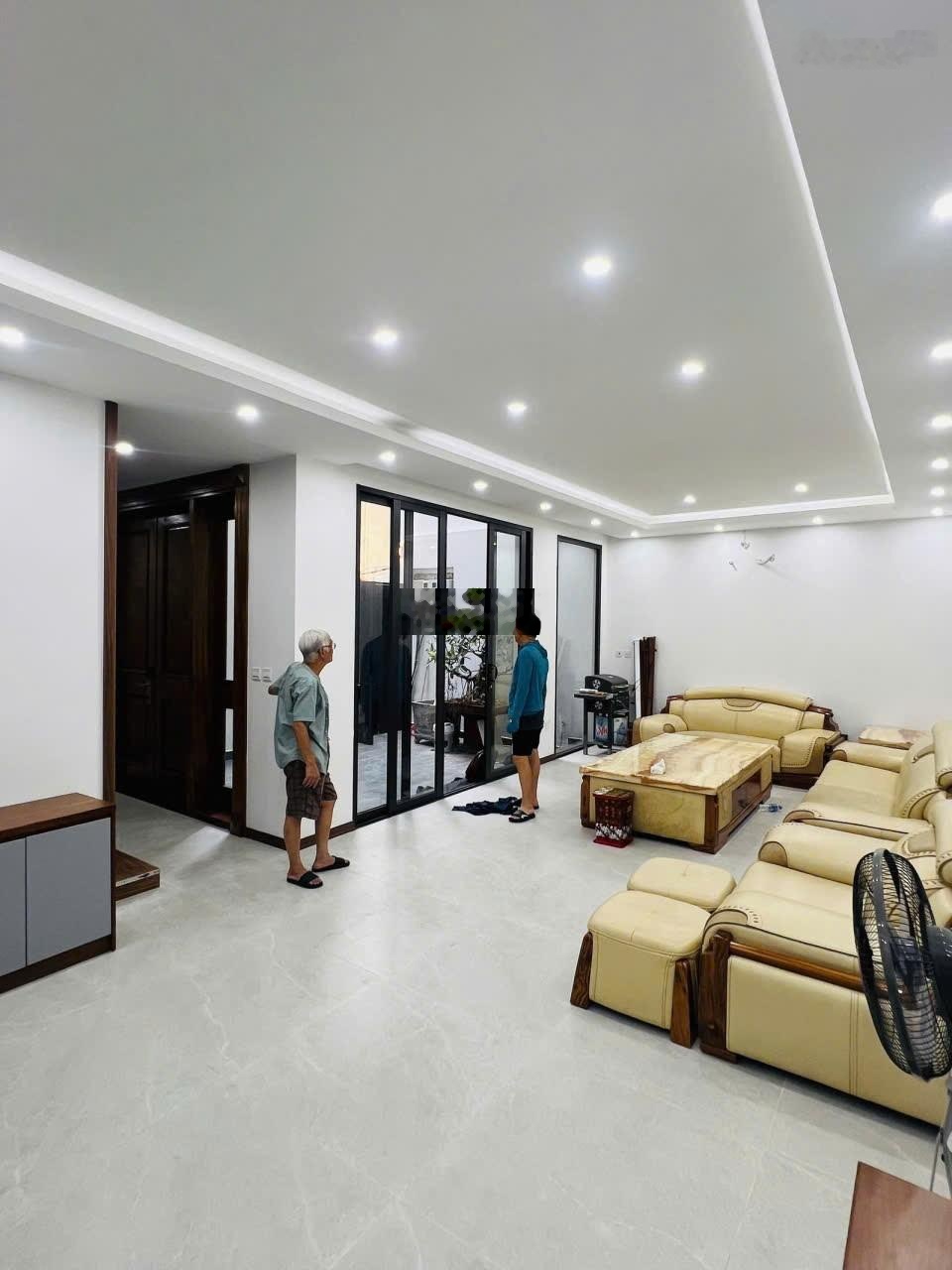 Biệt thự mini hiện đại trung tâm ba đình thang máy cách mặt phố 10m độc nhất không căn thứ hai