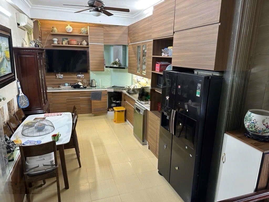 Bán nhà thái thịnh đống đa dt 50/57m x 5t x mt 3,5m giá 16,8 tỷ có thương lượng