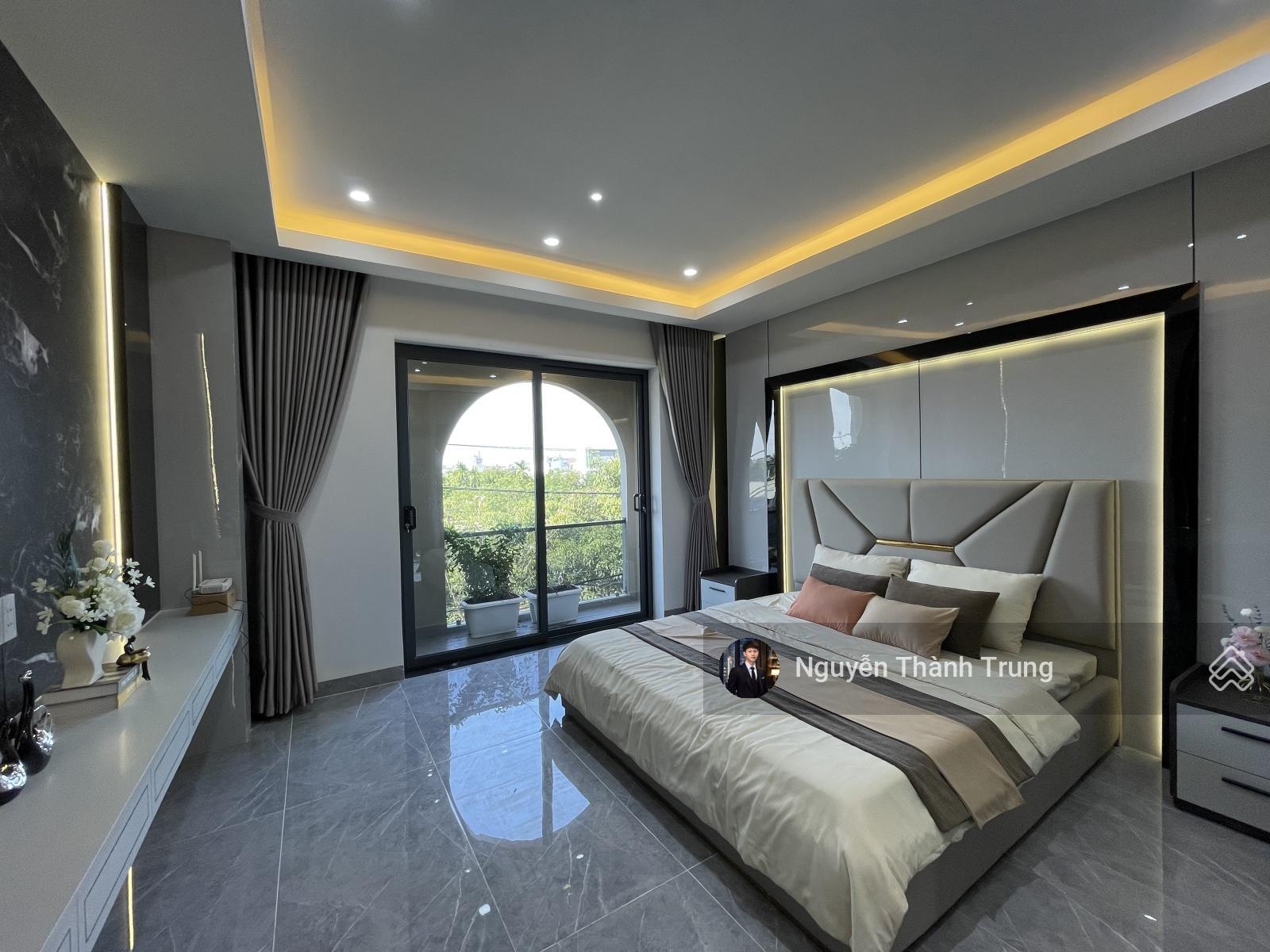 Siêu Phẩm Luxury Xây Mới. Mặt Tiền Nhánh View Kênh TL 37. Không Có Thang Máy