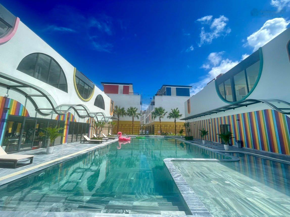 Gốc 9.8 - Bán 8.5 tỷ Bán gấp, căn góc 3 mặt tiền, Meyhomes. Sẵn sổ hồng. Sát cạnh cát tiện ích lớn