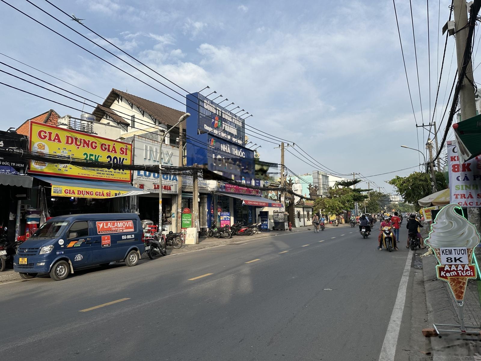 Nhà mặt tiền đường Hiệp Bình. Đất 140m2. 3 Tầng. Gấp bán: 16 tỷ 9