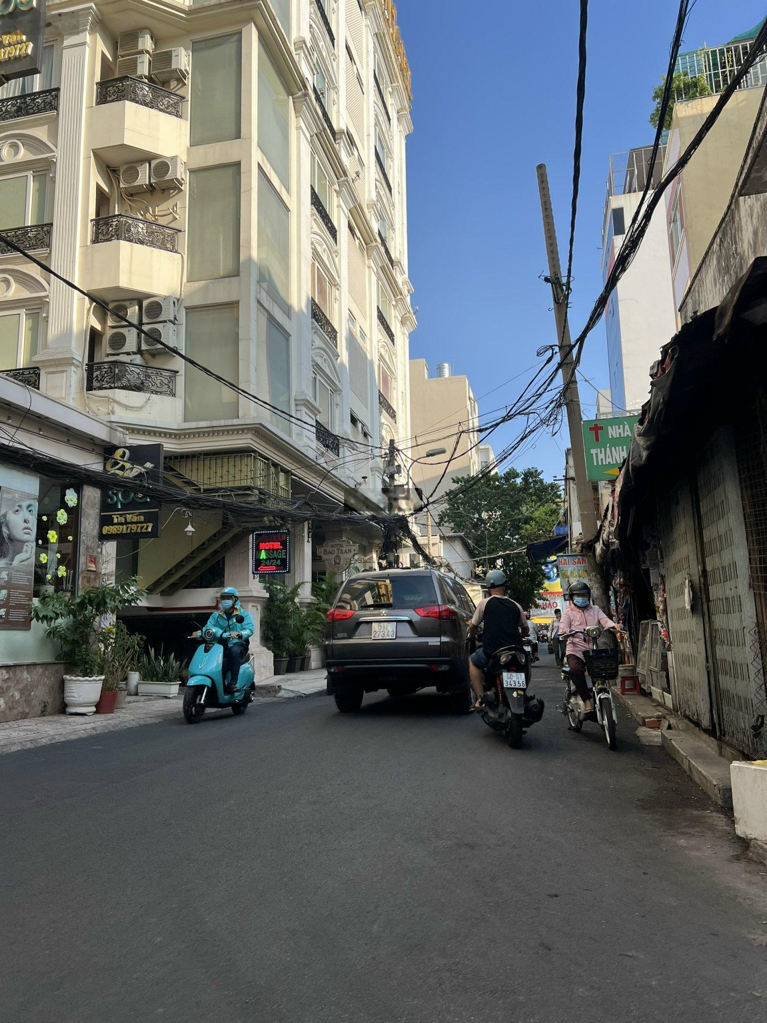 Toà nhà VP 6 lầu kết hợp sinh hoạt đường 3/2 ngay Nguyễn Kim, Quận 10 (16.8mx7m). Giá chỉ 27.6 tỷ