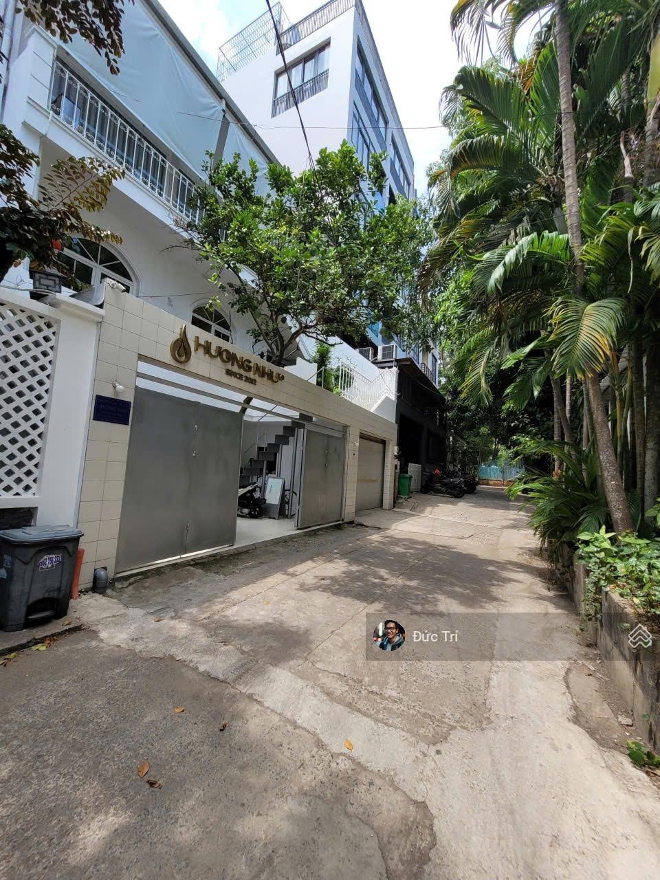 Bán biệt thự 3 tầng đẹp nhất khu làng báo chí Thảo Điền 10x11m HĐT 60tr/th giá 33 tỷ