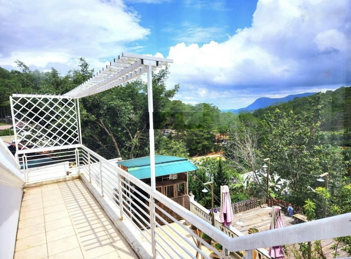 Chủ kẹt cần bán gấp nhà riêng giá tốt view đẹp tại Hoàng Hoa Thám, P10, Đà Lạt, có pháp lý đầy đủ