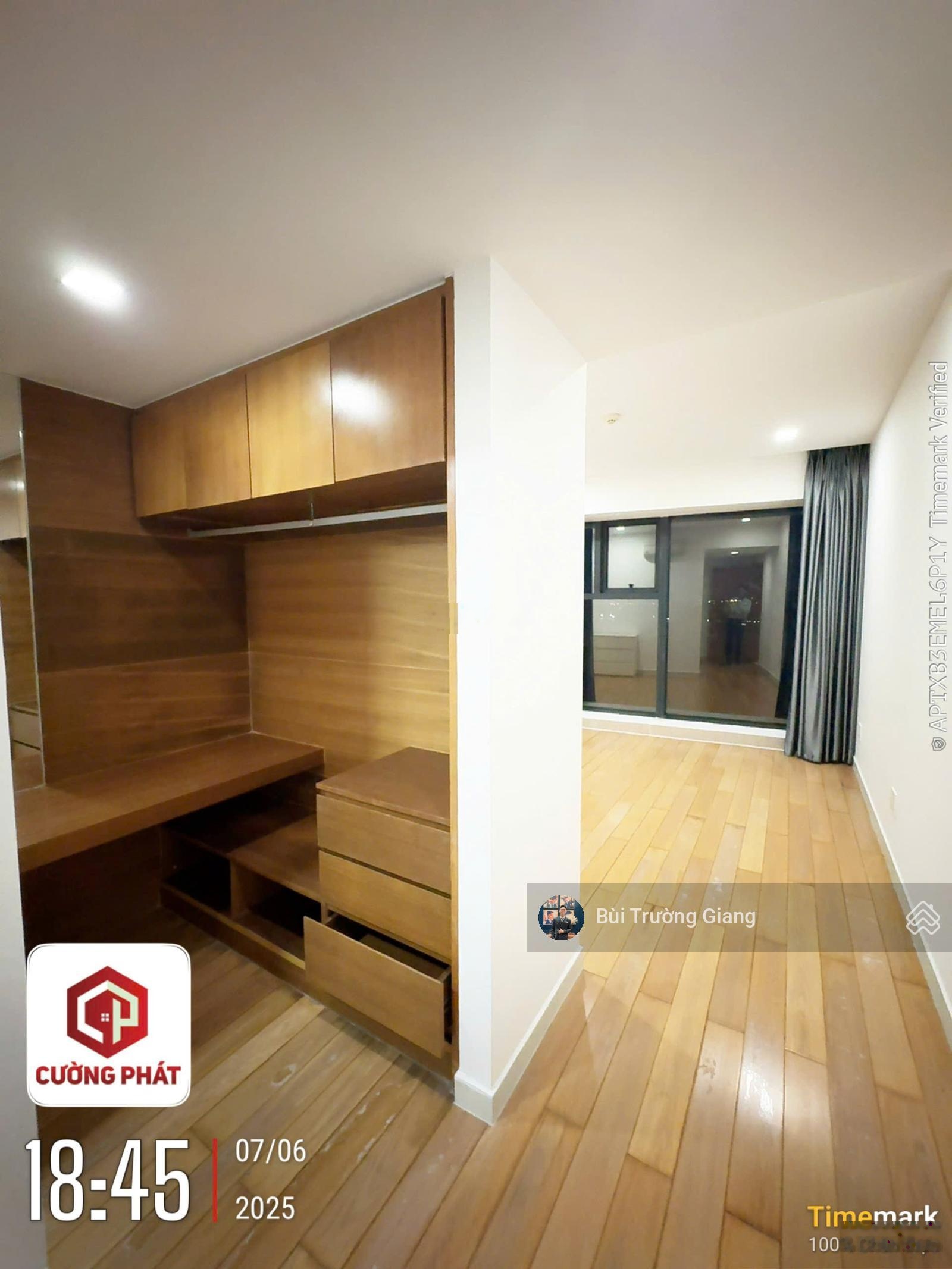 Bán SunShine Diamond River, giá 5.5 tỷ giá tốt thương lượng chút sửa nhà, view sông đẹp