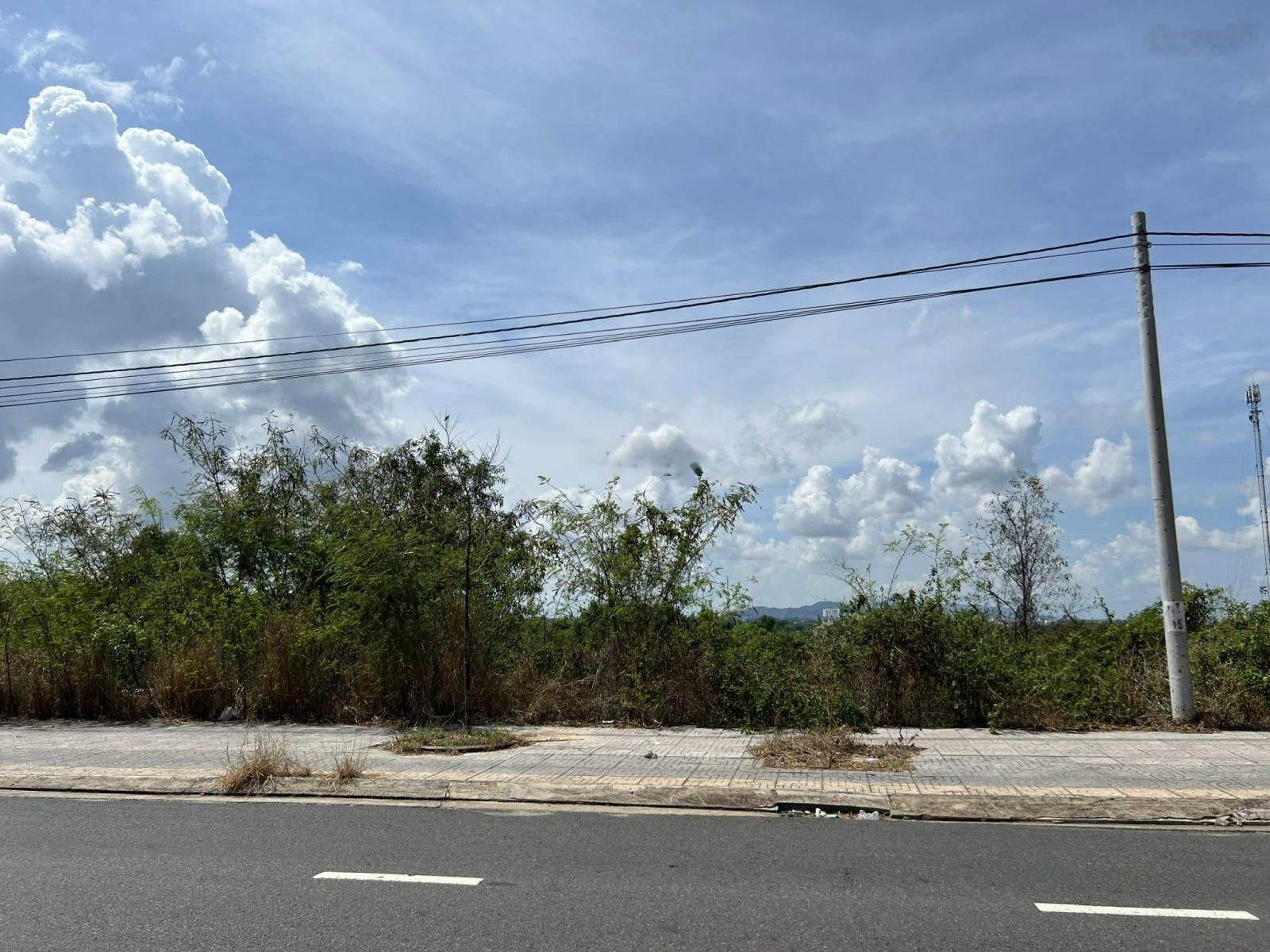 Bán quỹ đất 1.210m mặt tiền Quốc lộ 56, MT rộng38m2 p Long Hương TP Bà Rịa.