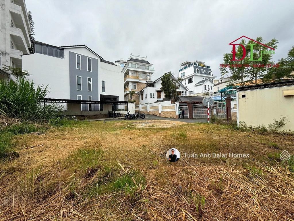 Bán đất gần Hồ Xuân Hương, Đà Lạt, 421m² mặt tiền gần 22m, giá chỉ 19 tỷ