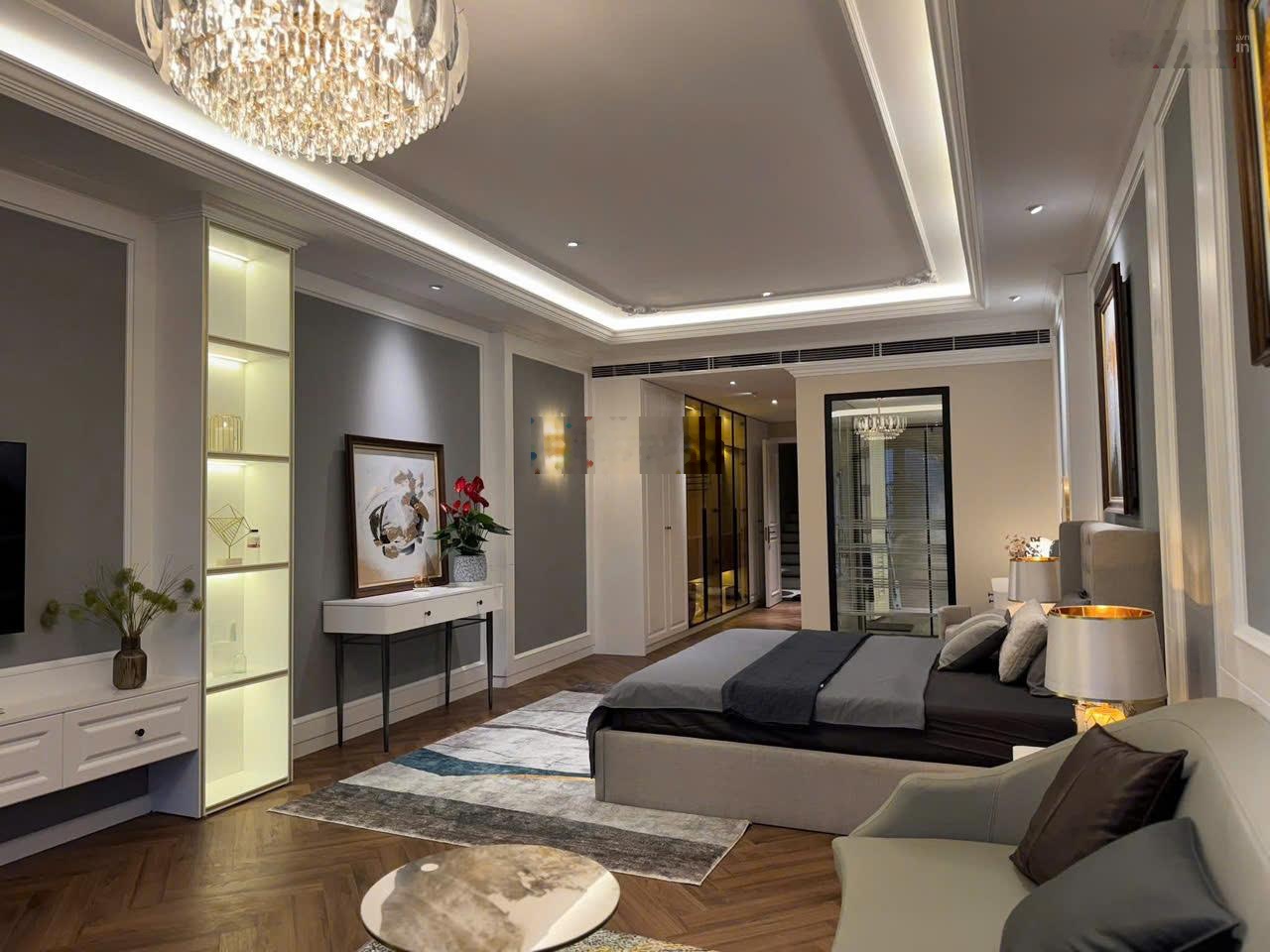 Cần bán nhà mặt phố đàm quang trung long biên hà nội.