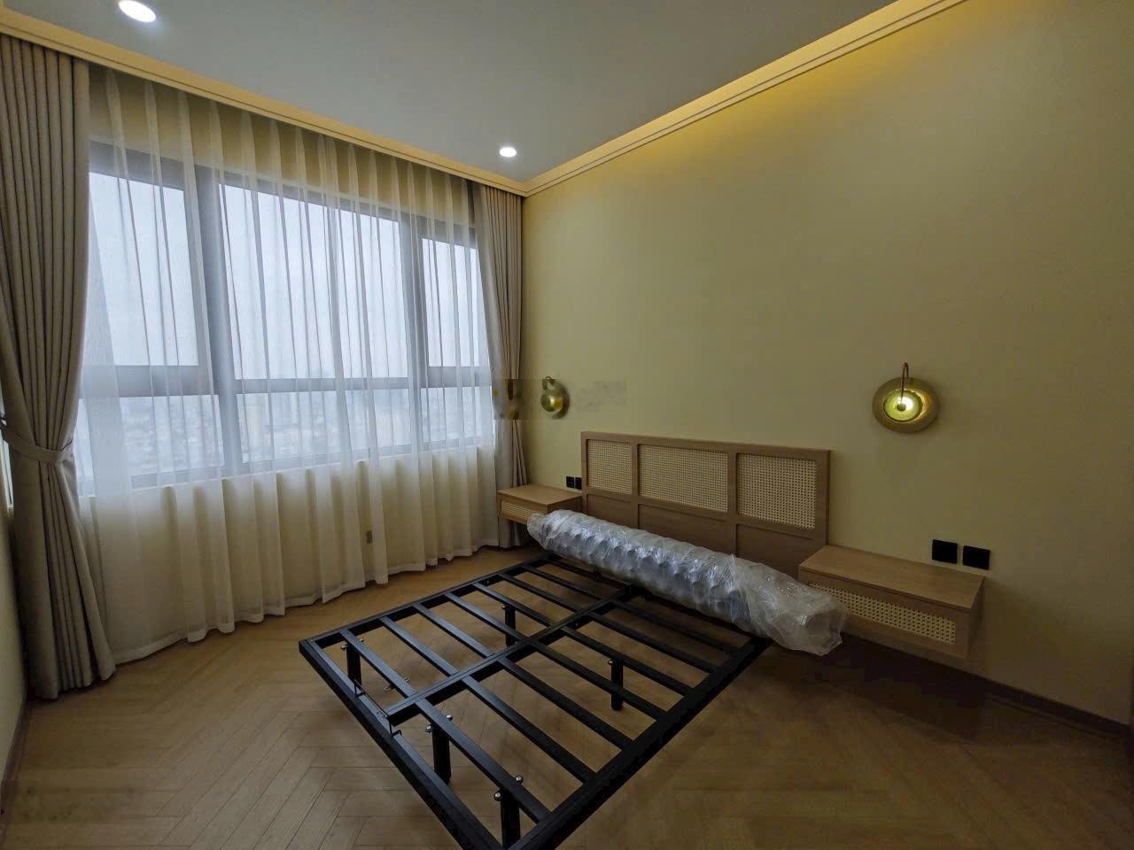 Cho thuê CH Diamond Flower Lê Văn Lương 170m2, 3 phòng ngủ full đẹp, liên hệ xem nhà: 0565313555