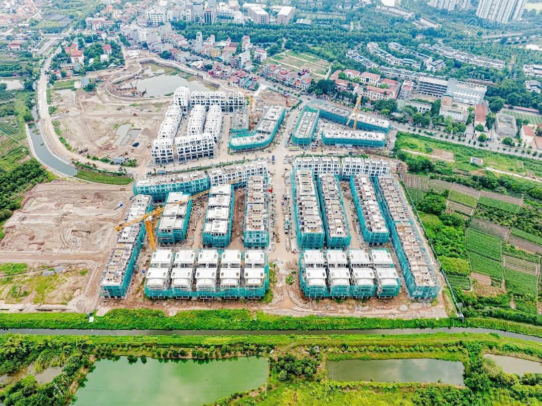 Bán căn liền kề xẻ khe 120m2 dự án Vaquarius hướng Đông Nam mặt tiền 8m. Liên hệ: 0822238686