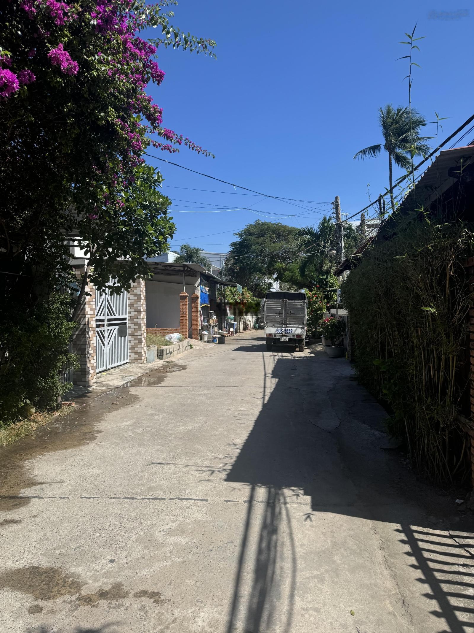 Bán 612m2 có thổ cư mặt tiền Hoà Bình, Hàm Tiến cách biển chỉ 50m cạnh resort