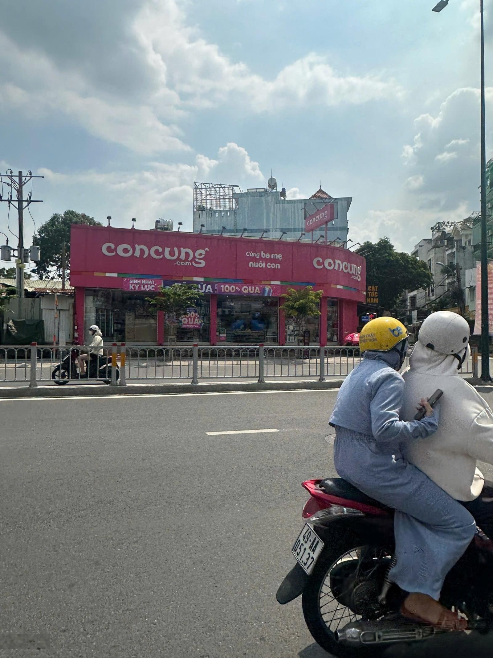 Bán Nhà Góc 2 Mặt Tiền Đường Dương Quảng Hàm -Gò Vấp 15x10m- Con Cưng Thuê 150tr/ Tháng Giá 39,5 Tỷ