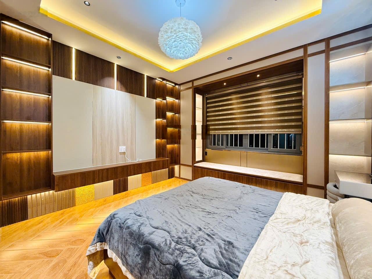 Tổng giảm 3 Tỷ, Bán Gấp, Mặt Tiền Kinh Doanh 7 tầng, Thang Máy, Full Nội Thất P9GV