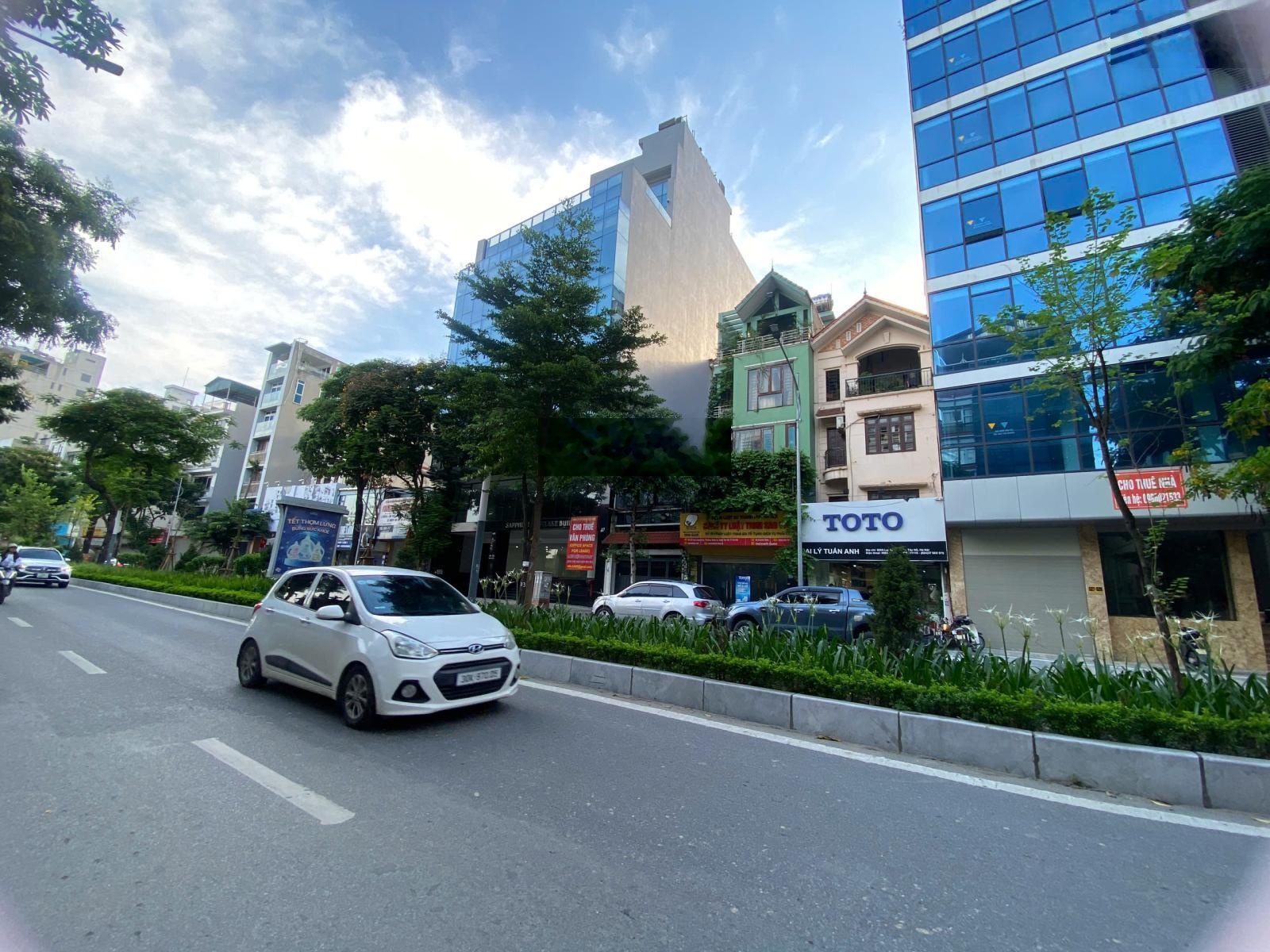 Mua là lãi, bán ngay phố Phan Văn Trị tiếp giáp phố Hào Nam, ga Cát Linh 150m2*7.4m MT, 2 mặt tiền