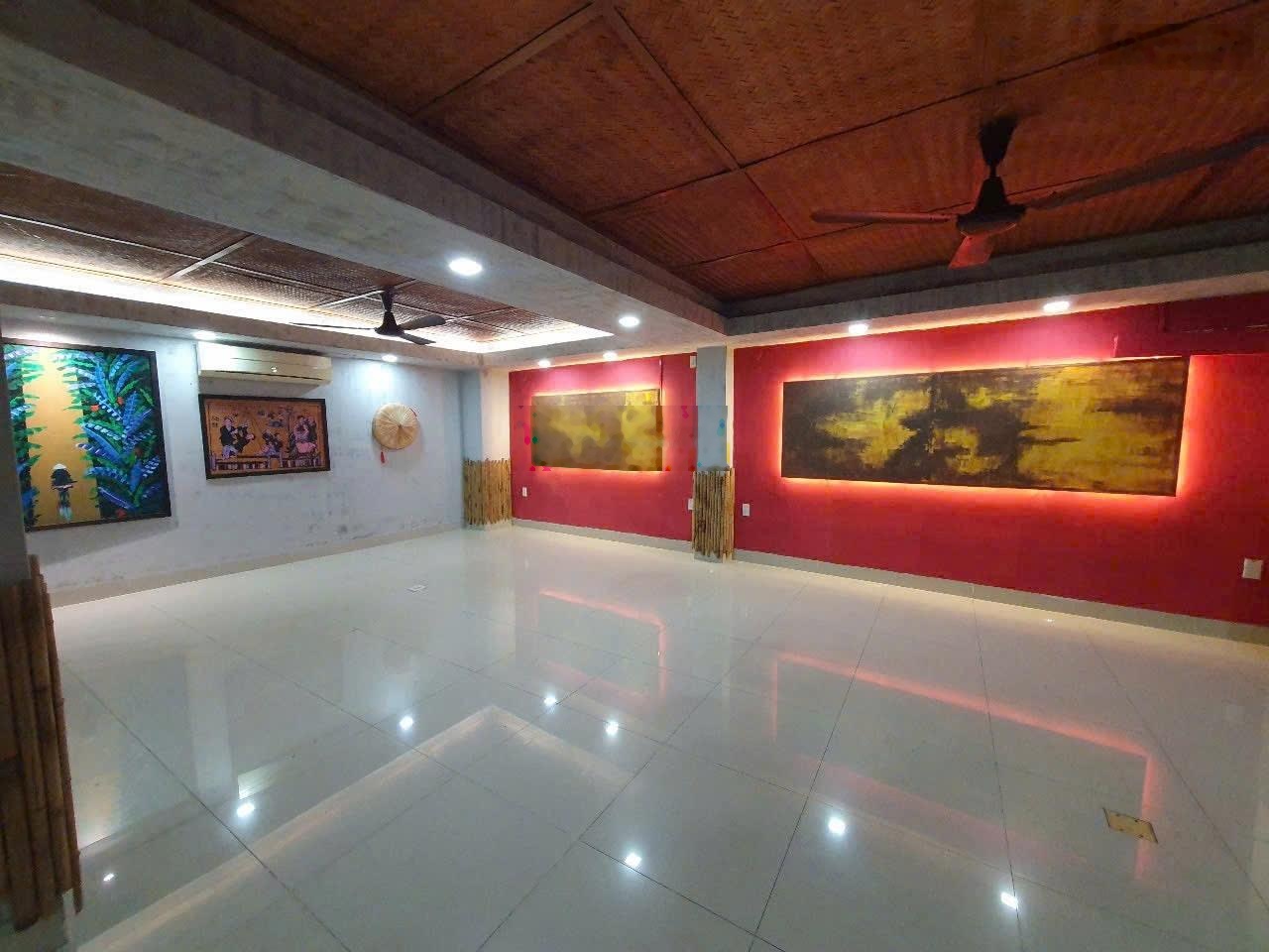 Hàng hiếm nhà 4 tầng ngang 9m mặt tiền đường Âu Cơ TT TP Nha Trang - Sổ hồng hòan công