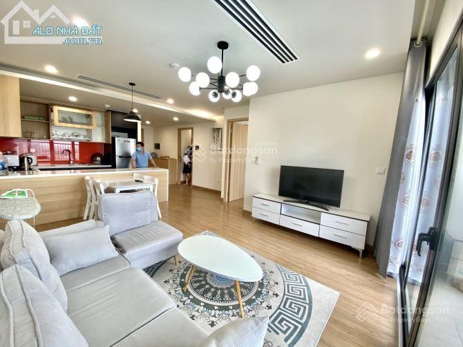 Bán căn hộ chung cư Golden Palace Mễ Trì 86m2 ban công hướng mát giá 6.8 tỷ full đồ