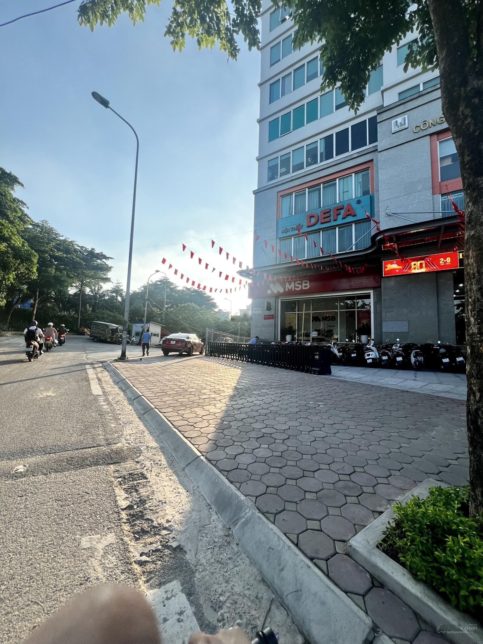 Cho thuê nhà mặt phố tại Thuỵ Khuê, 340m2. Giá tốt