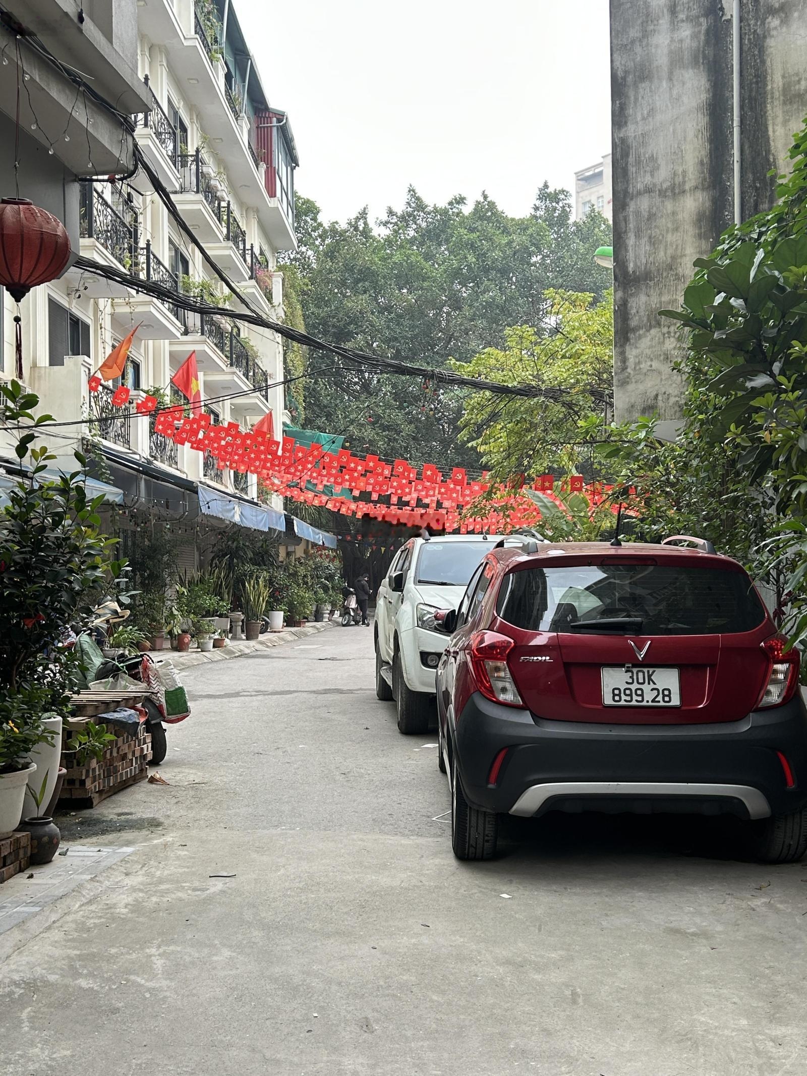 Chính chủ gửi bán lô đất vàng trung tâm Ngọc Thuỵ