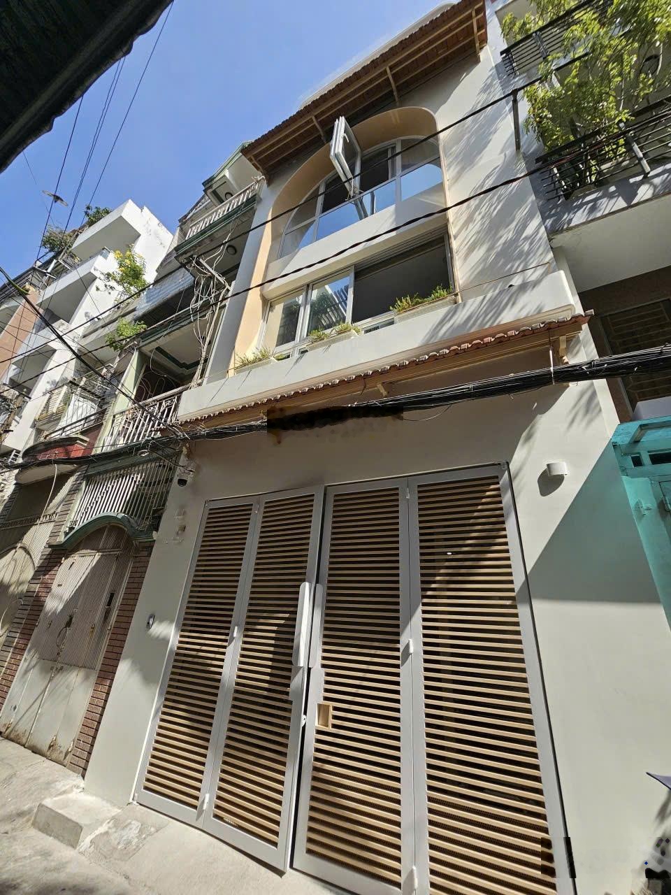 Bán nhà 3 lầu hẻm xe hơi đường Nguyễn Đình Chiểu Q3. DT 4.5x14m giá 12.5 tỷ