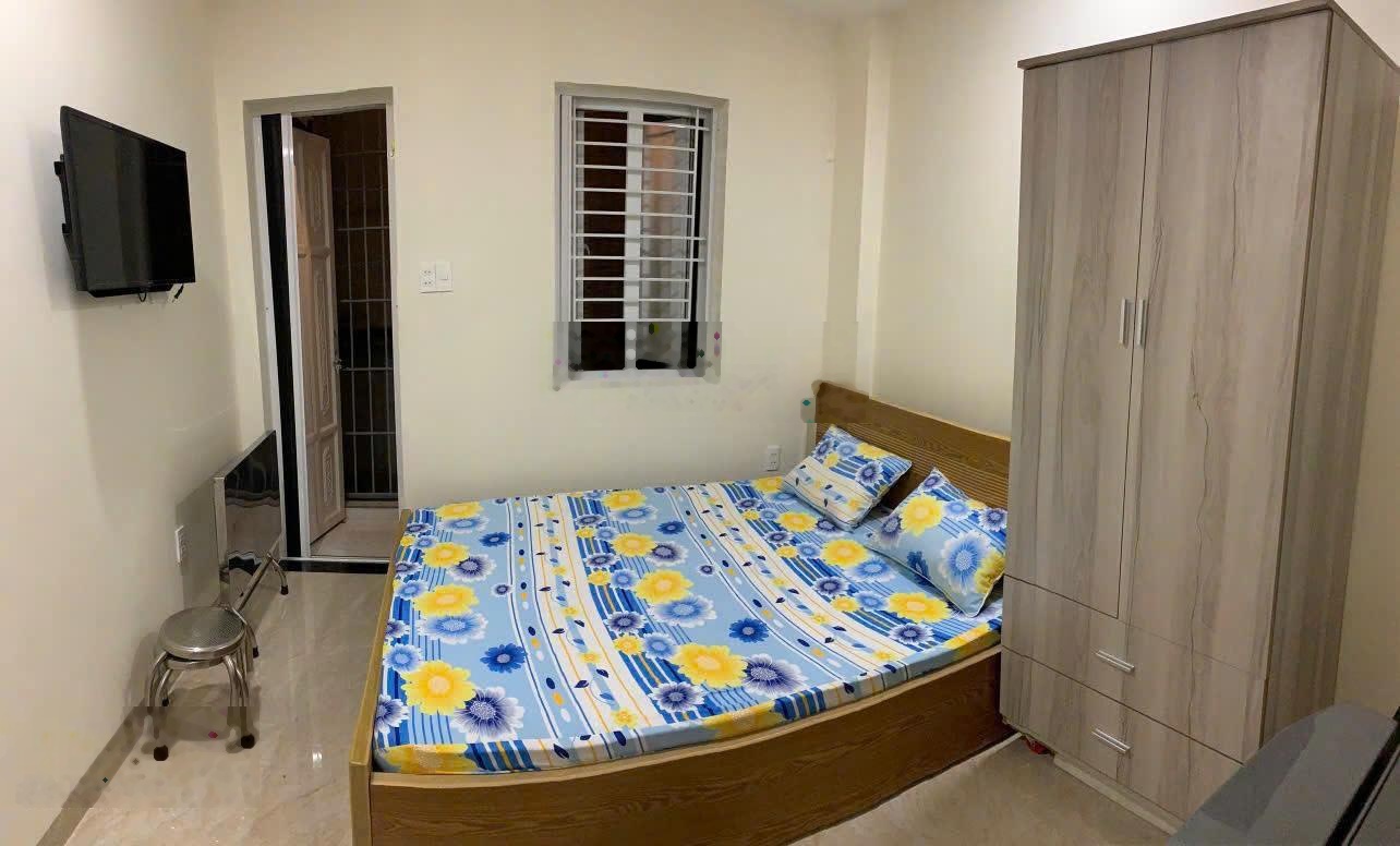 Cho thuê phòng trọ đẹp khu TRUNG SƠN: 25m2,có thang máy, full nội thất. 4,8 triệu/tháng