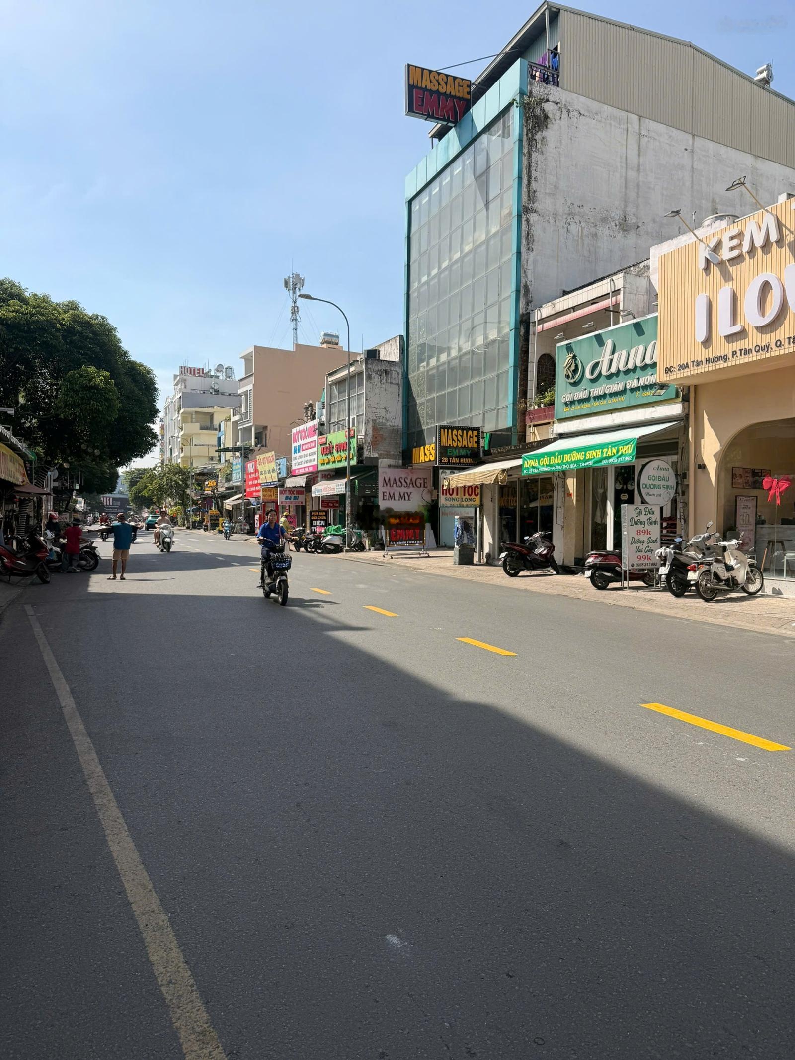 Bán nhà mặt tiền tại tân phú - đường 15m - 68m2 - gần tân hương. kd đỉnh