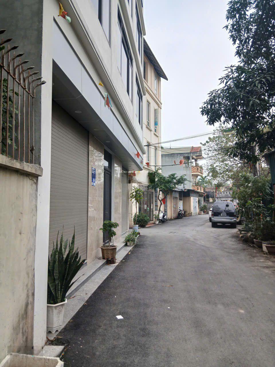 Bán nhà Quang Tiến, 71m2 x MT5m, giá 12.1 tỷ, nhà dân xây, ngõ thông, ô tô qua nhà, 10m ô tô tránh