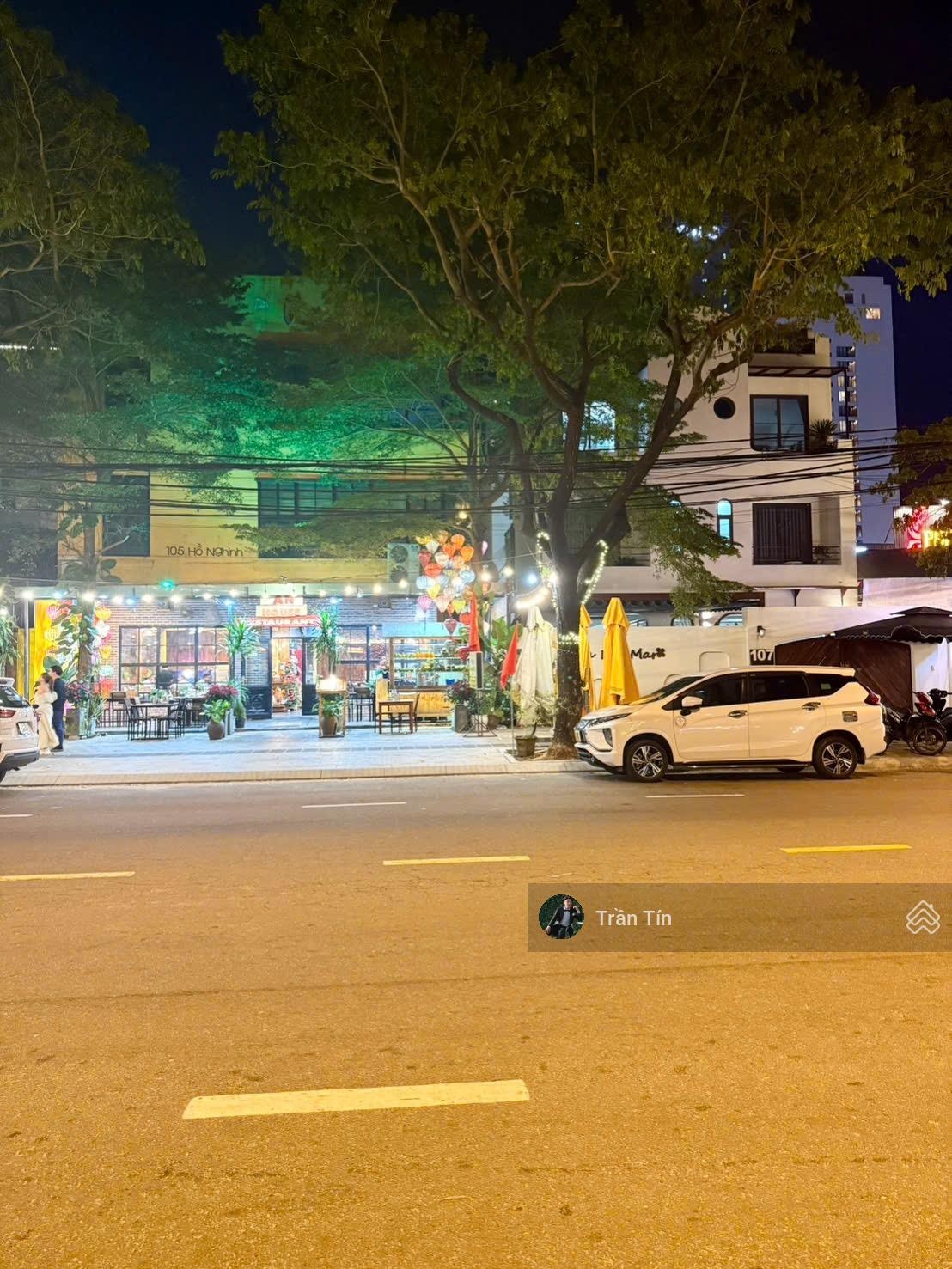 Mặt tiền đường Hồ Nghinh, cách bãi tắm Phạm Văn Đồng 300m