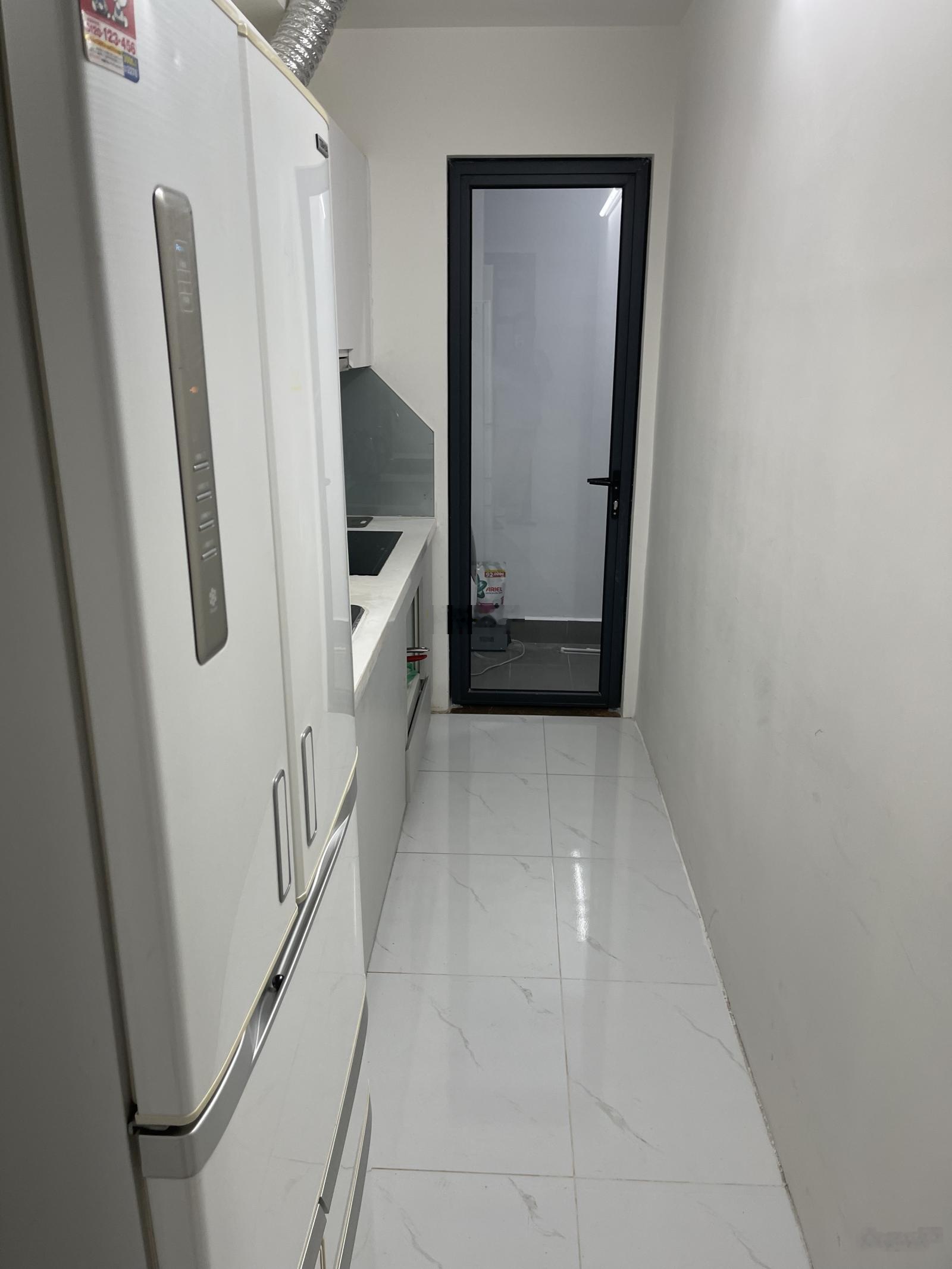 Cho thuê căn hộ goc 3 ngủ vừa nhận bàn giao