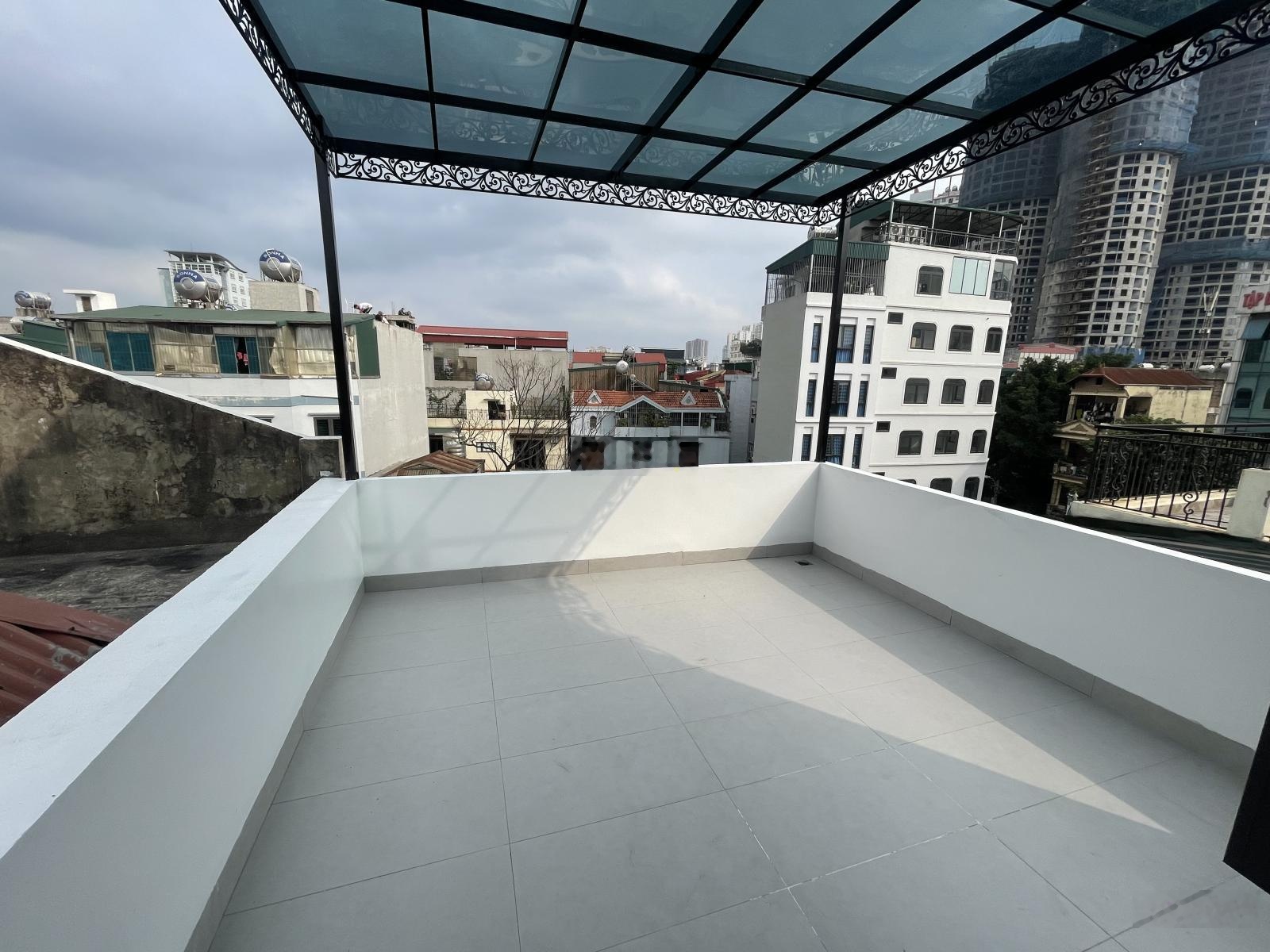 Nhà đẹp Lê Trọng Tấn 52m2 5 tầng thang máy ô tô đỗ cửa ngủ trong nhà khu phân lô