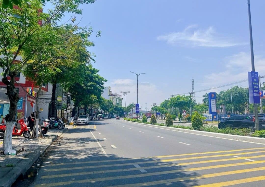 Bán Đất MT Đường 2 THÁNG 9, DT: 220m, Ngang 9,2m (Nở Hậu 12m). Đối Diện Dự án SHB Tuyên Sơn Đà Nẵng