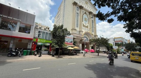 Nhà mặt tiền Lý Chính Thắng Q3 spa, thẩm mỹ khai thác ngay