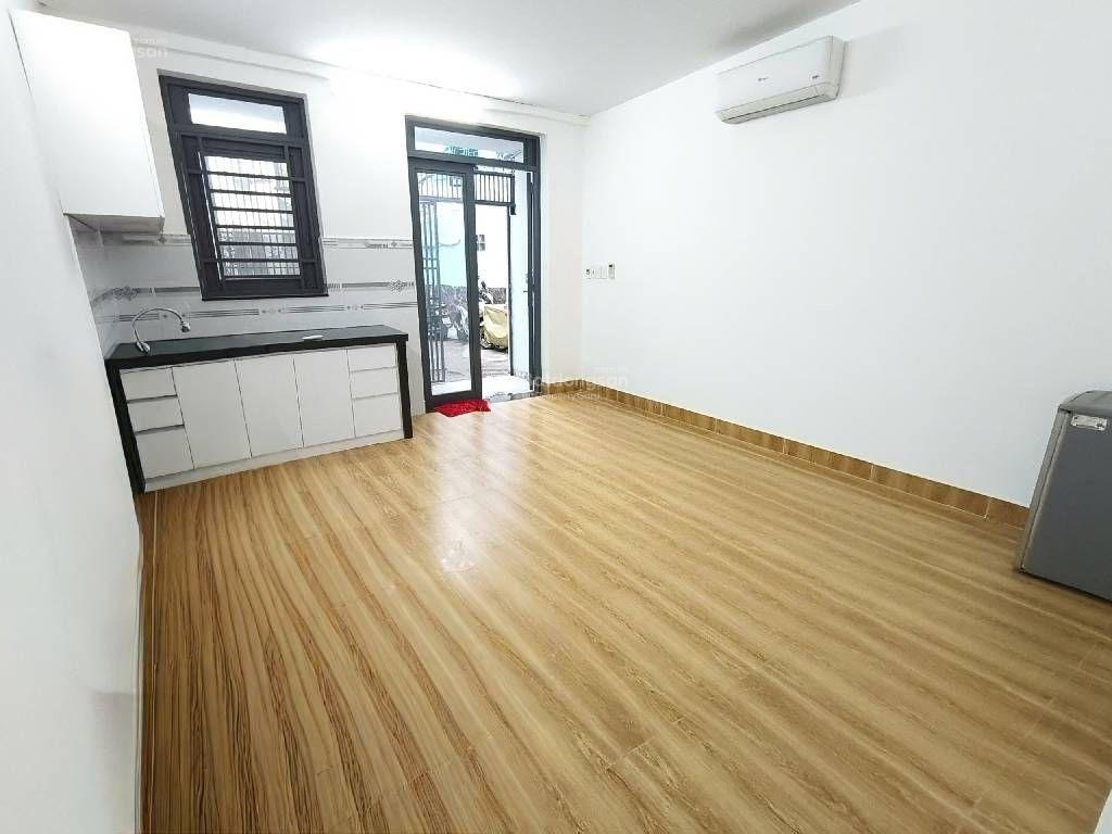 Gần chợ Bà Chiểu sát mặt tiền hẻm thông ~ 56m2 (4.2x14m) 5.98 tỷ kết cấu: 1 trệt, DT 55.7m2