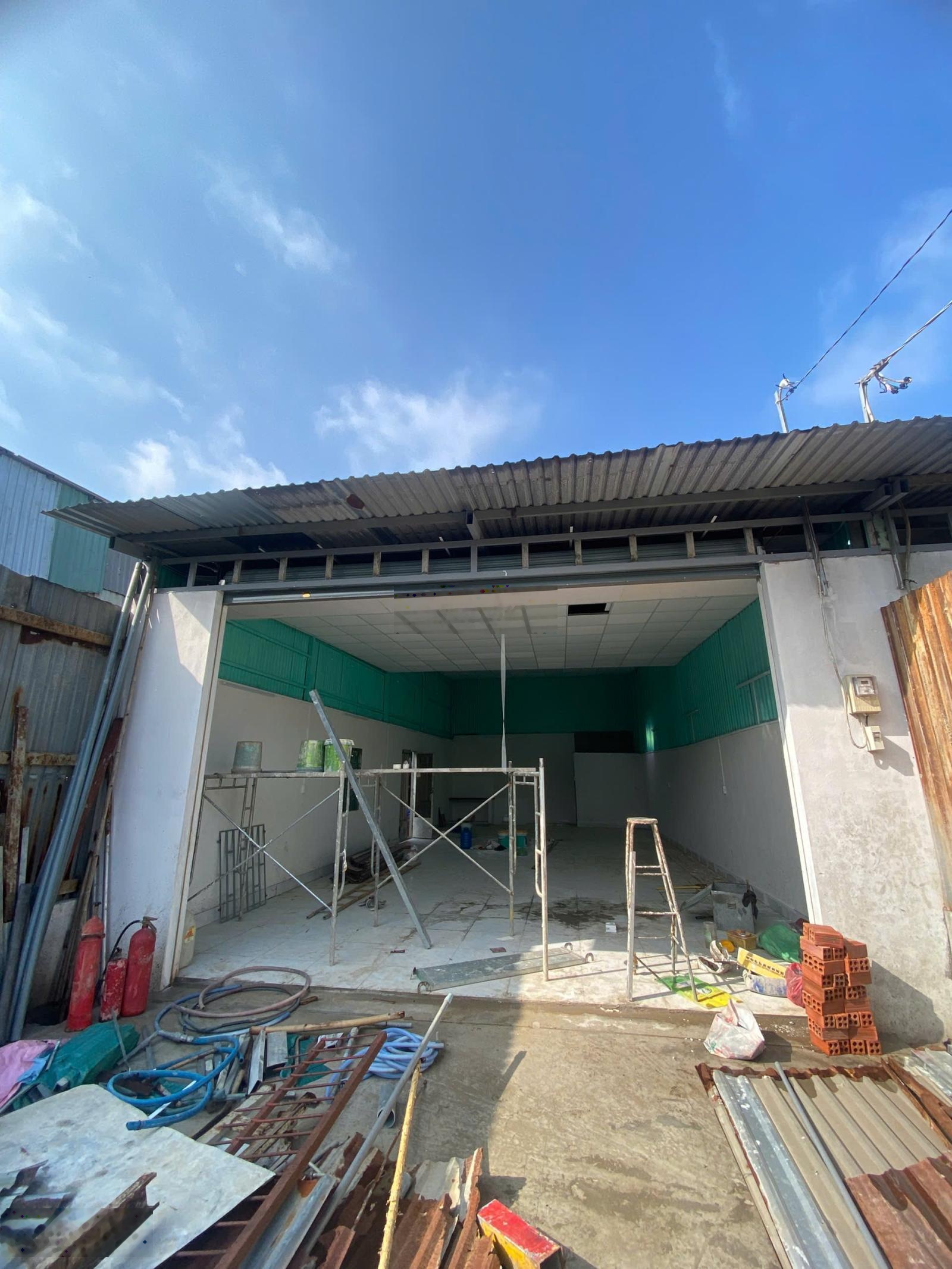 Bán nhà cấp 4 có thể làm kho dt 7x25m giá 2,8 tỷ đường Bờ Bao, Bình Chánh LH: 0707250027