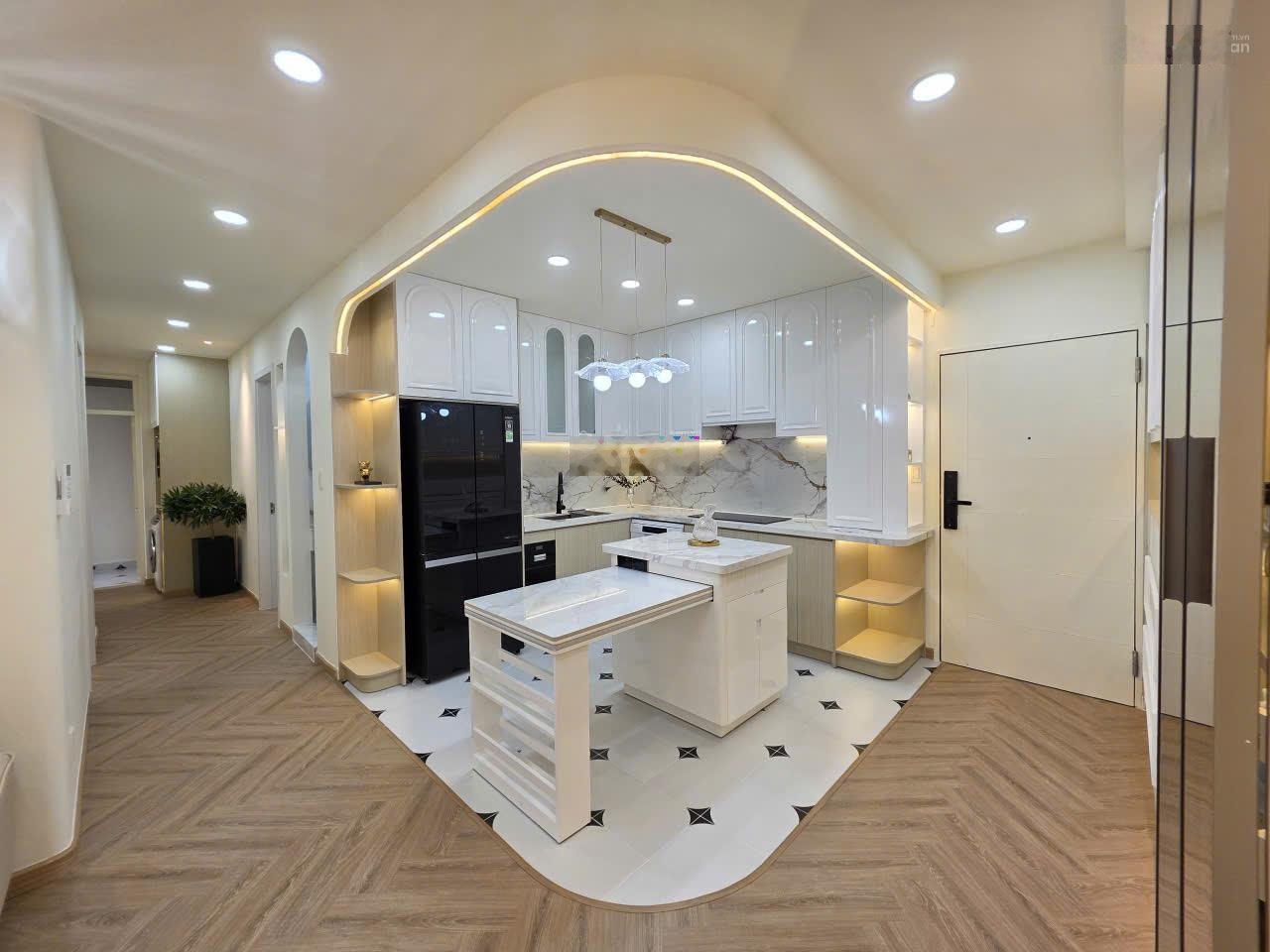 Bán siêu phẩm mới decor Sky Garden 3 - Phú Mỹ Hưng, 3PN, 2WC chỉ: 6.590 tỷ có sẵn HĐ thuê 27 triệu