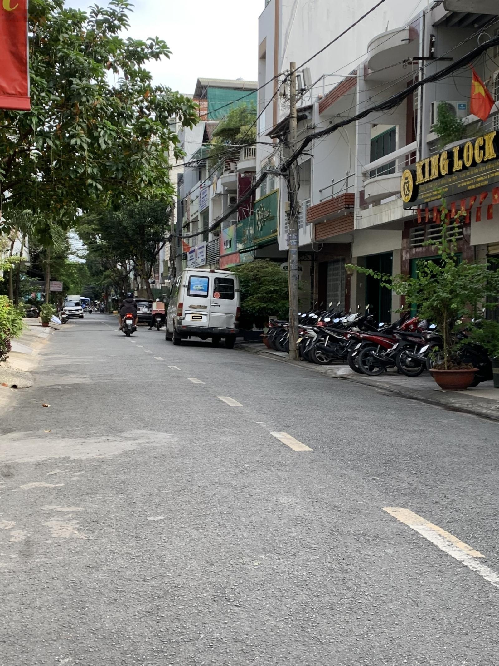 Bán nhà MTNB 8m vị trí KD khu Bàu Cát, Tân Bình - DT: 4x20m - Giá 11,9 tỷ