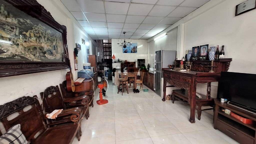 Hàng Thơm Bay Nhanh, Gần ST Emart, Chợ Căn Cứ 26, ĐH CN 4 TPHCM, Nhà 44M2 Nhỉnh 4T