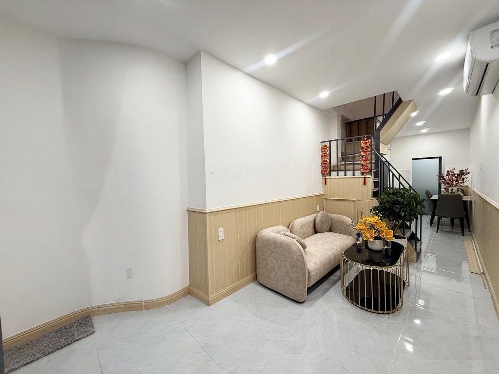 Nhà mới, 1 sẹc, Full nội thất - Nguyễn Thượng Hiền - 22/27m2, 3 tầng - 5.2 tỷ.