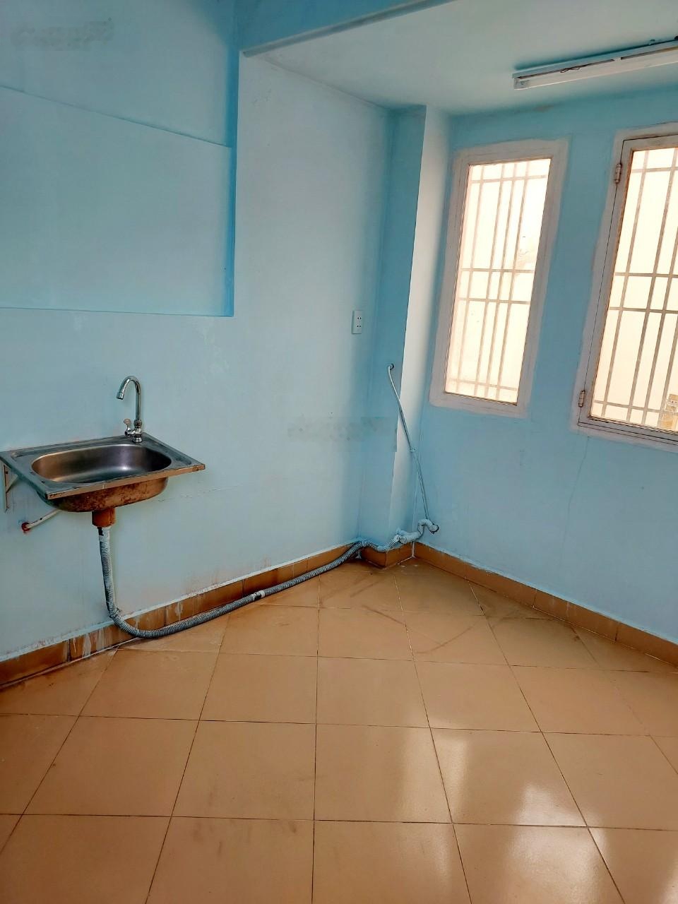 Cho thuê phòng Q3 rộng rãi cửa sổ mới nội thất đầy đủ. Cửa sổ. 2triệu