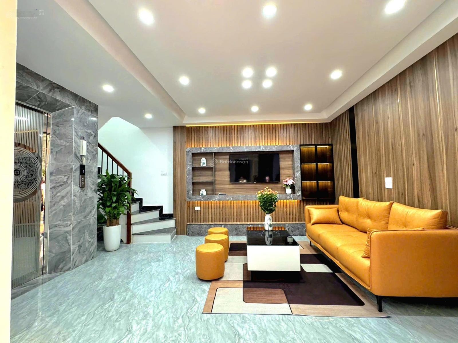 30m ra ô tô, ngõ thông ba gác phi, DT 35m2* 6T thang máy, MT 4,3m, 7,9 tỷ