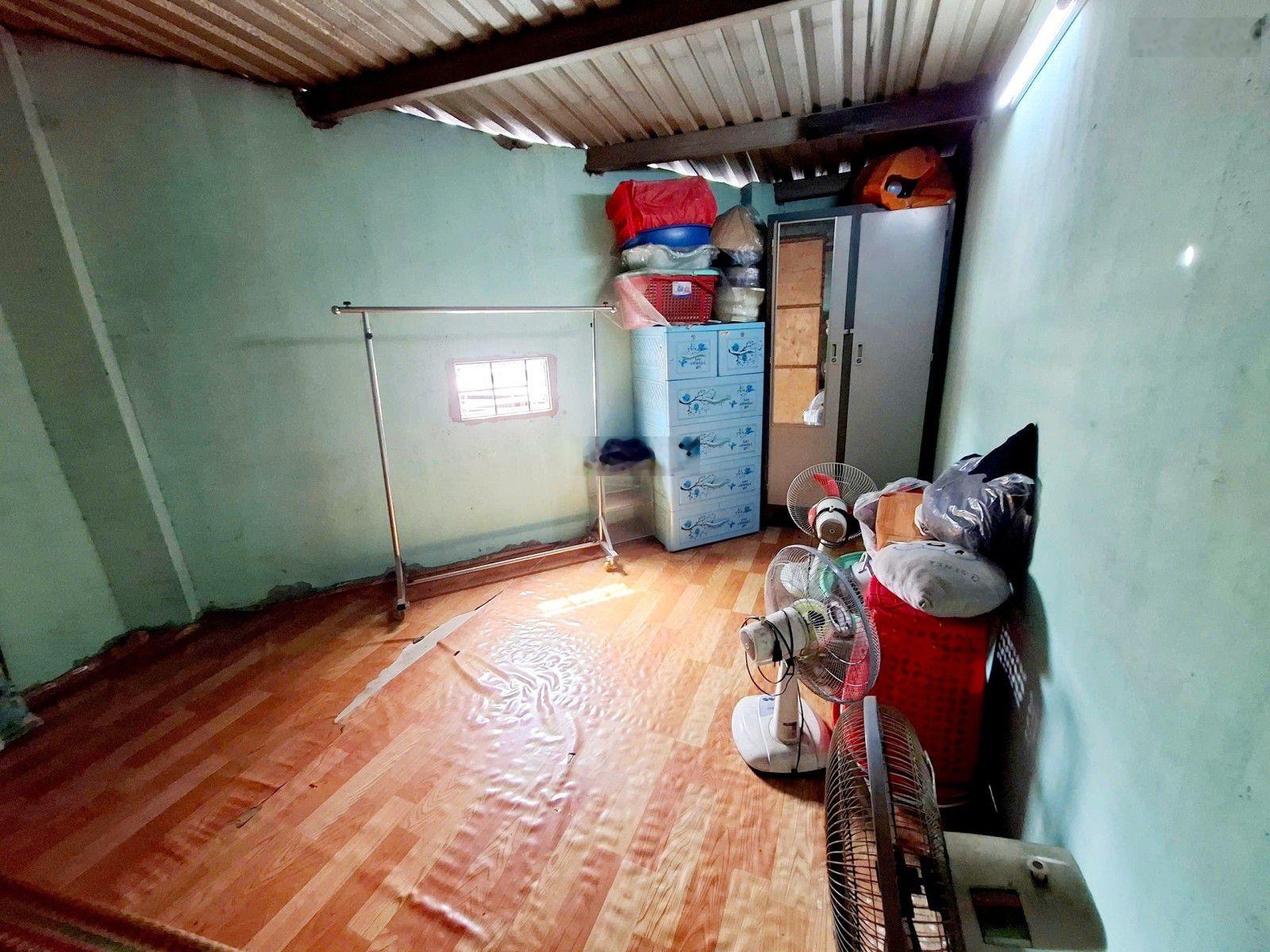 Bán gắp căn nhà mặt tiền đường Hoàng Xuân Nhị - Tân Phú - 62 m2 - chỉ 6,4 tỷ. Mặt tiền 4,8m