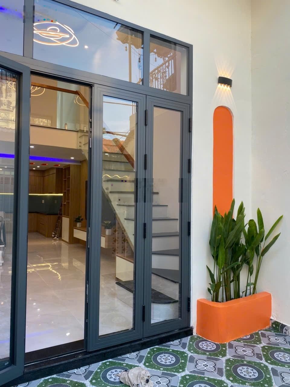 Nhà gác lửng, mới xây full nội thất, dọn vào ở ngay