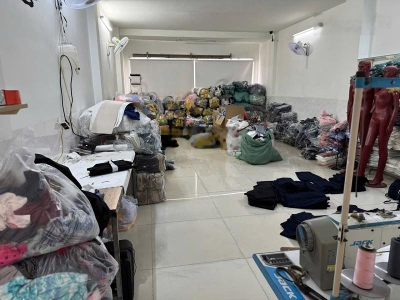 Siêu phẩm tân quý - ngang khủng 5m - hẻm xe tải 6m kinh doanh - sát vách aeon mall - giá 9.5 tỷ