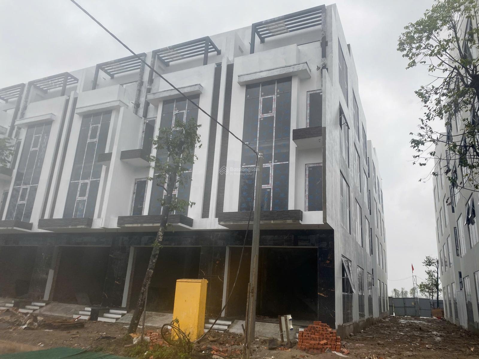 Nhà nhà liền kề đường 25m, 4 tầng cách Ecopark Thanh Oai chưa đến 500m