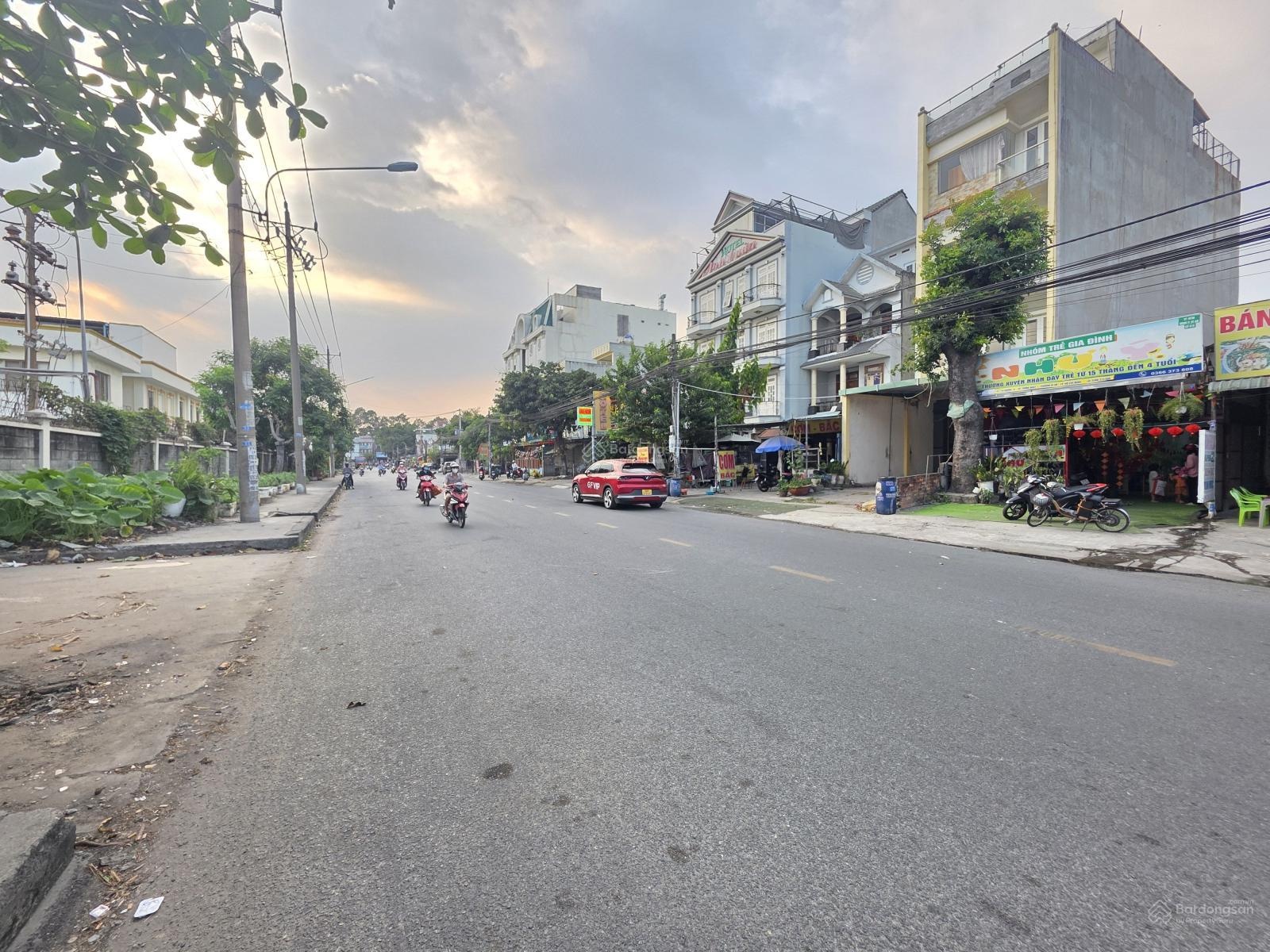 Nhà mặt tiền kinh doanh KCN Sóng Thần, phường Dĩ An, TP Dĩ An