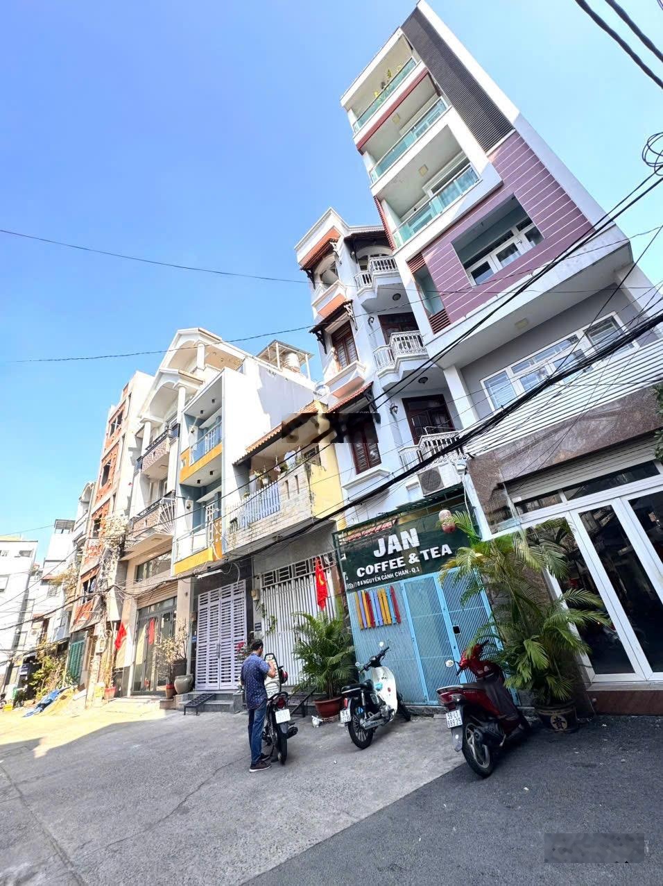 Bán nhà 5 tầng ngay Bộ Công An-hxh 8m Nguyễn Trãi, Q.1-khu vip cán bộ nhà nước dân trí thức cao