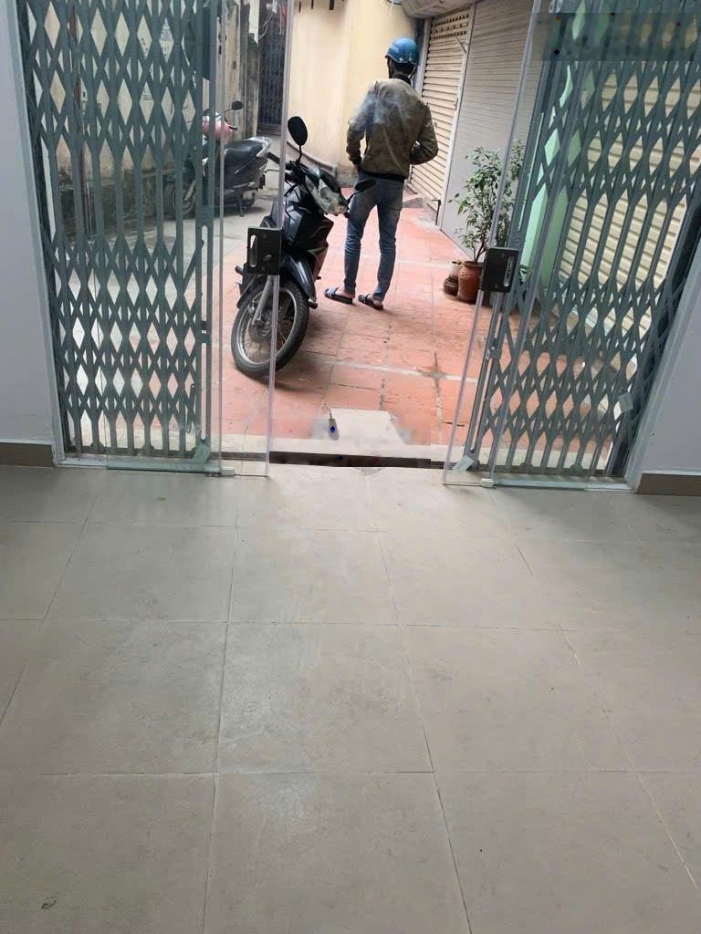 Nhà ngõ Hoàng Hoa Thám, 90m ra ô tô tránh, 2 mặt thoáng rộng, diện tích 36m2, SĐCC, giá 6 tỷ