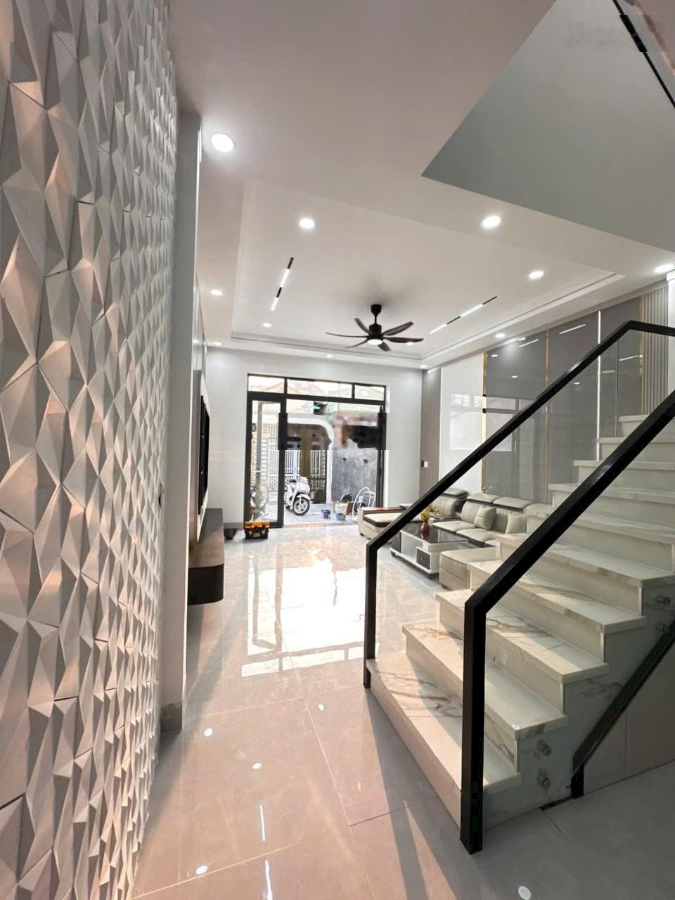 Bán nhà đẹp chợ Phú Thọ, Nguyễn Khuyến - 4.7x24m - 1T1L, 3PN - sổ hồng hoàn công đầy đủ sổ sẵn