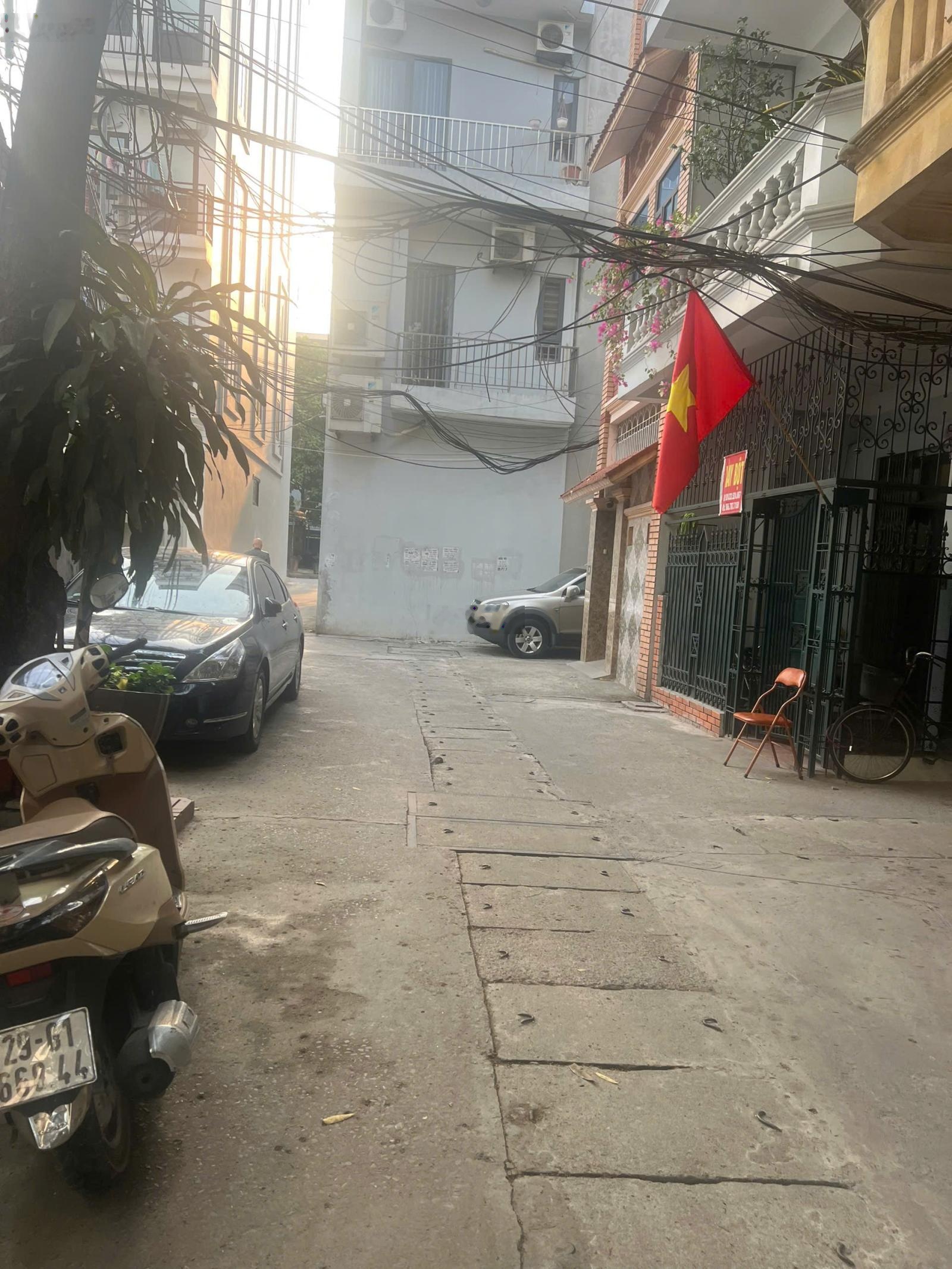 Bán Nhà Lê Lợi Hà Đông Ô Tô Tránh 48,5m² 4 Tầng MT 4,4m 12,9 Tỷ