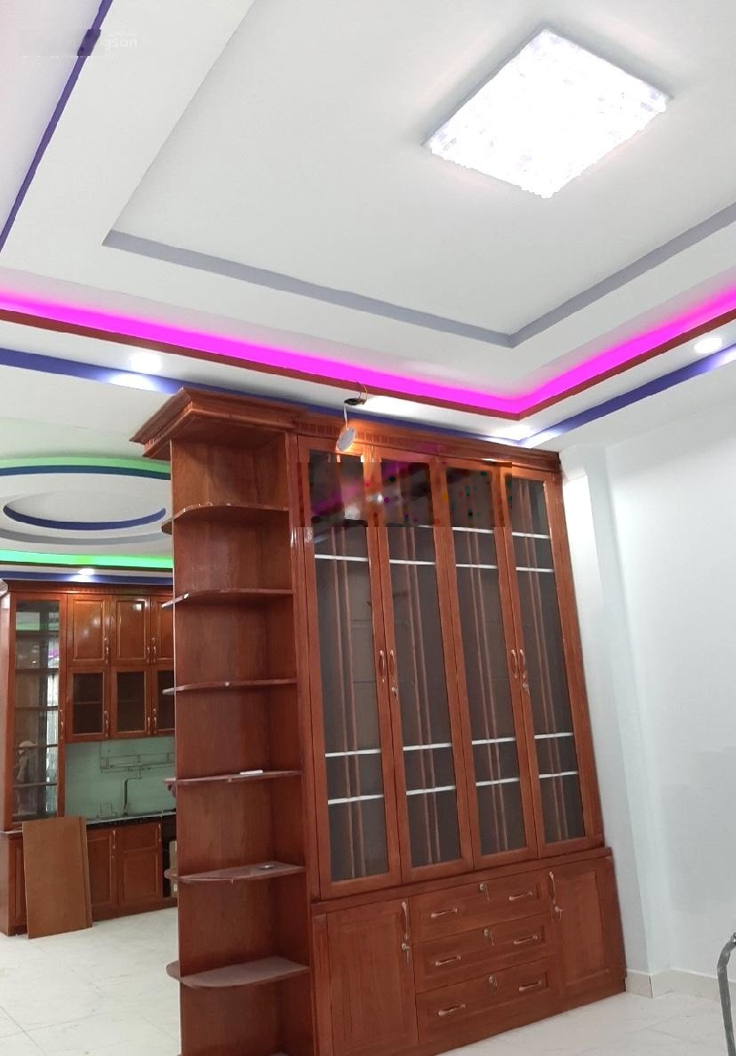 Bán nhà Quận 7 cạnh Phú Mỹ Hưng, 105m2 (5x20m), 3 tầng 10 phòng ngủ, Chỉ 8 tỷ nhỉnh